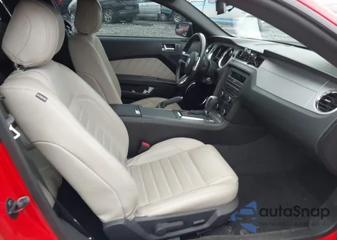 2013 Ford Mustang Gt Premium z USA, uszkodzony, nr VIN 1ZVBP8CF4D5265576